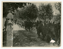 Public domain image: https://de.wikipedia.org/wiki/Datei:Red_Army_enters_the_territory_of_Lithuania_during_its_occupation,_1940.jpg